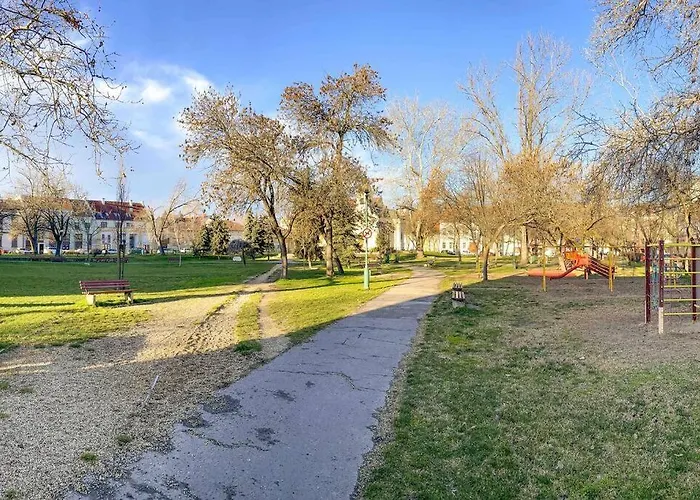 Lechner Mansion Апартаменты Сегед